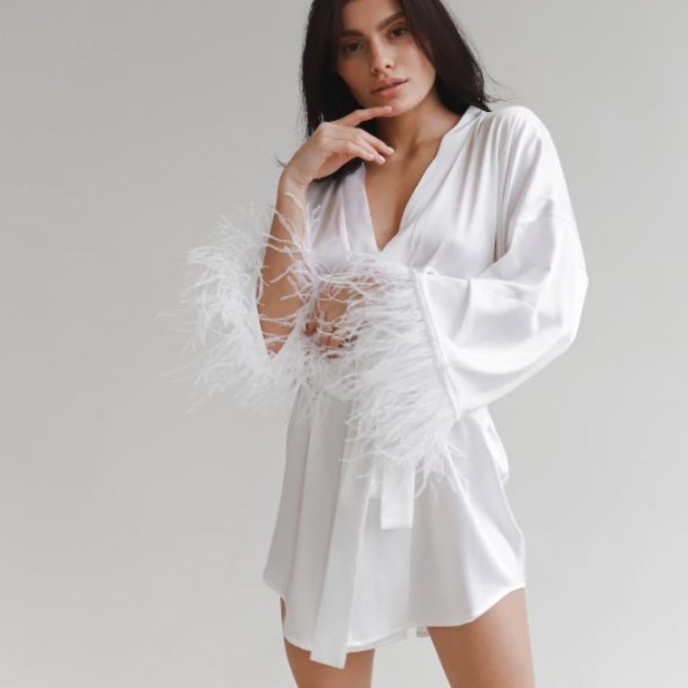 Silk Kimono Robe w/ Feathers / White Bridal Robe